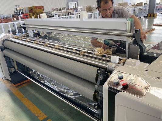 L'eau mécanique électronique Jet Loom Weaving Machine du métier à tisser de ratière de double bec 210cm