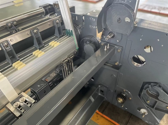 L'eau sans navette Jet Loom Fabric Weaving Machine de métier à tisser de puissance de bec simple